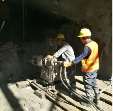 类乌齐水下抗分散灌浆料特点 水下不分散注浆料介绍